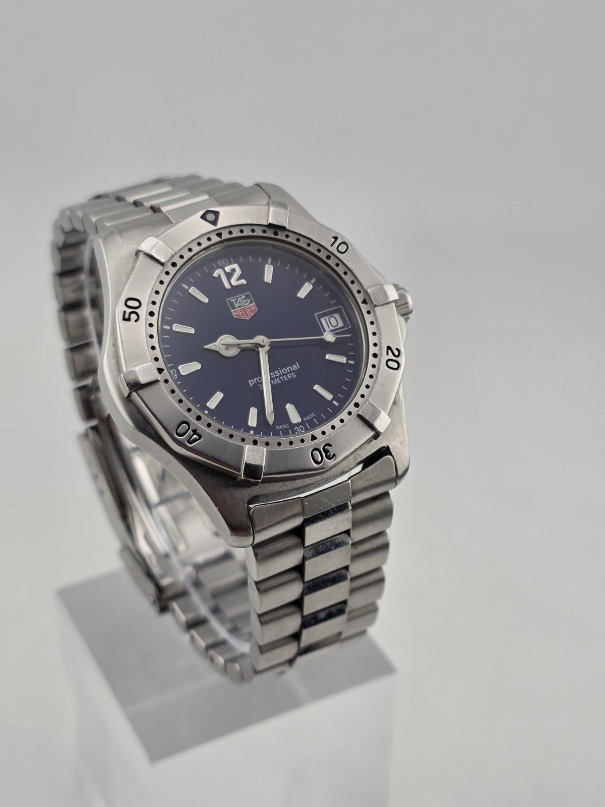 Vintage TAG Heuer 2000 Blue Men's Watch - WK11130-MV6062. 200 Meters. Works.