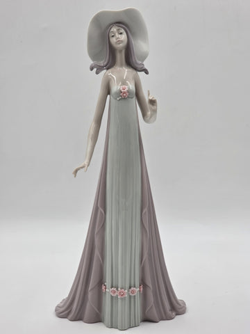 Vtg 1983 Lladro The Debutante #1431 Lady in Hat Figurine Retired W Original  Box