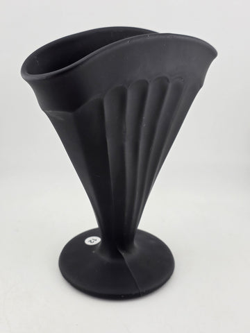 RARE VINTAGE TIFFIN ELEGANT BLACK SATIN GLASS RIBBED FAN VASE. 7" Tall.