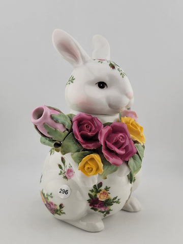 Royal Albert Old Country Roses Porcelain Bunny Rabbit Teapot Decoration VG Cond.