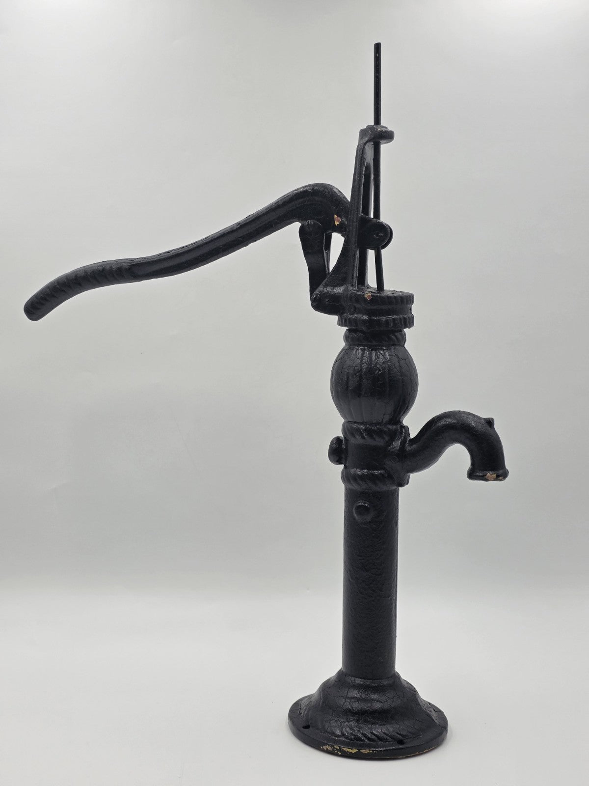 Antique Cast Iron Hand Water Pump Pitcher Pump For Hone Or Farm Garden Decor
