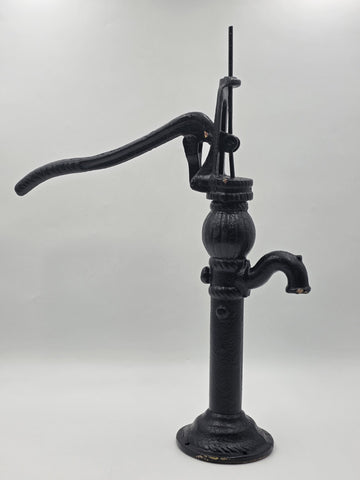 Antique Cast Iron Hand Water Pump Pitcher Pump For Hone Or Farm Garden Decor