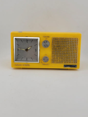 Rare 1974 Vintage Windsor Travel Clock Radio. Clock Works. Radio Untested.