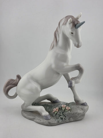 Rare Ltd Ed. Lladro Privilege Figurine " Magical Unicorn" #7697. Retired 2004