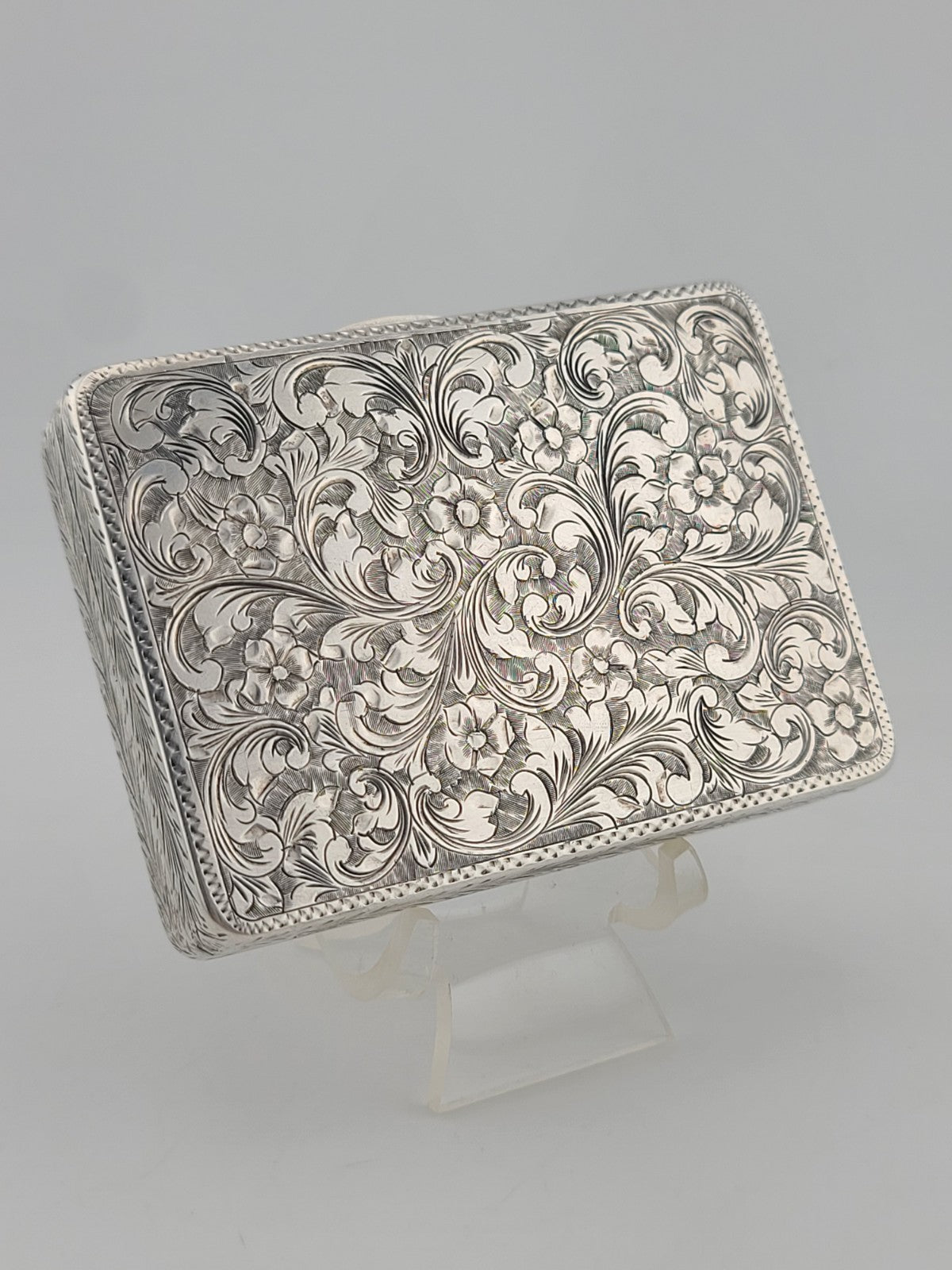 Amazing Antique Italian 800 Silver Cigarette Case Deep Hand Engraving 102 g.