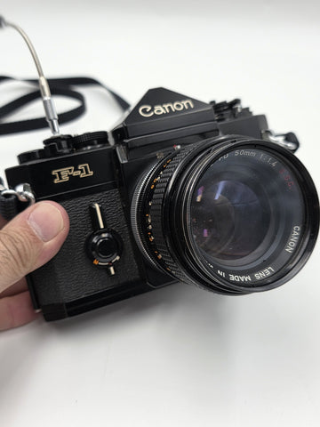 Vtg Canon F-1 35mm Film Camera Kit w/ FD 50mm f/1.4 S.S.C. & 90–230mm W Case