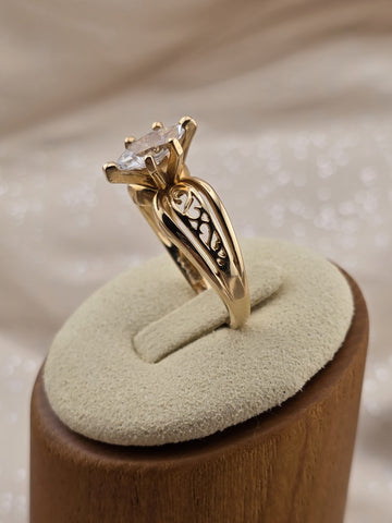 Antique 14K Solid Gold Marquise Ring Filigree Bypass Setting Size 7.5 W Box.