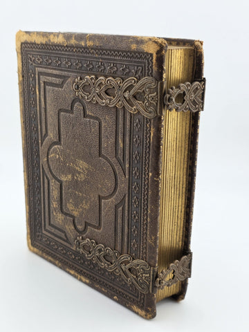 ANTIQUE 19TH C VICTORIAN BROWN CABINET TIN TYPE PHOTO FAMILY ALBUM. ALMOST FULL.