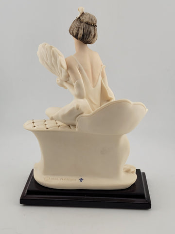 Vtg GIUSEPPE ARMANI Florence 1420F Girl Meg on Sofa with Fan Sculpture Figurine