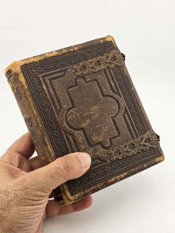 ANTIQUE 19TH C VICTORIAN BROWN CABINET TIN TYPE PHOTO FAMILY ALBUM. ALMOST FULL.