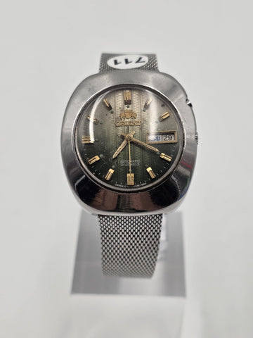 Vintage 1970s Orient Automatic 21J Green Dial Arabic Day Date Mens Watch. Works