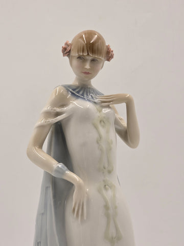 Reflections Royal Doulton Debut HN3046 Porcelain Figurine 1985. Hand Signed.