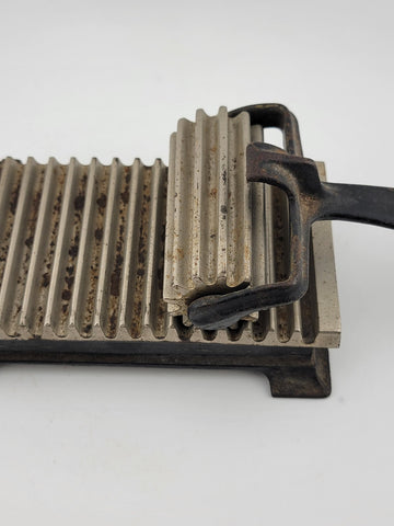 Rare Antique 1880 American Machine Cast Iron Hand Fluter Crimper W Wooden Handle
