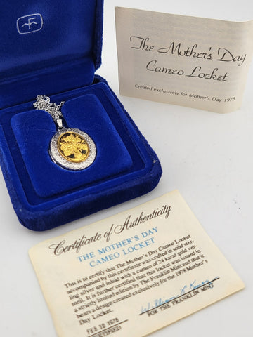 1978 Sterling Silver Mother's Day Cameo Locket w/24k Gold Vermeil. Franklin Mint