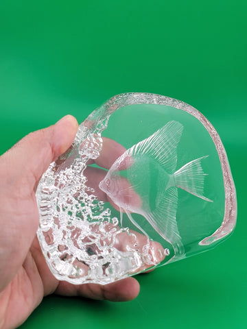 Rare Set Of 2 Mats Jonasson Fish And Bald Eagle MJ Sweden Art Glass Paperweights