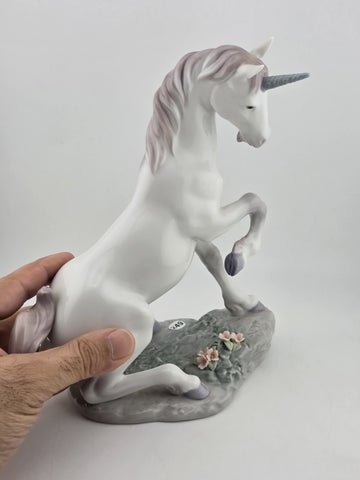 Rare Ltd Ed. Lladro Privilege Figurine " Magical Unicorn" #7697. Retired 2004