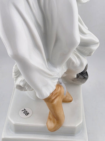 VINTAGE HEREND, FOLKLORE DANCING RASCAL MAN, HANDPAINTED PORCELAIN FIGURINE. VG.