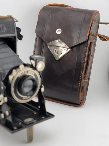 Vintage Photographic Zeiss Ikon Derval Ikomat Camera with Leather Case. Untested