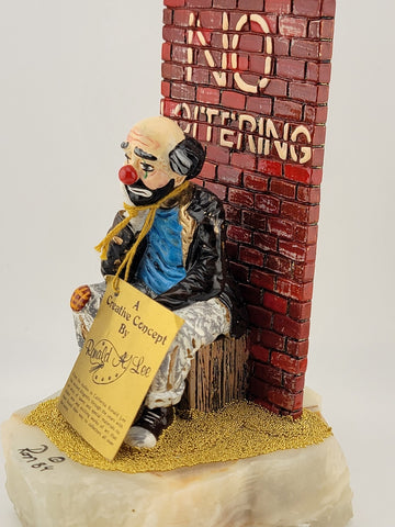 Rare Ron Lee Clown "No Loitering" Vintage Hard to find Clown sitting 24k GF