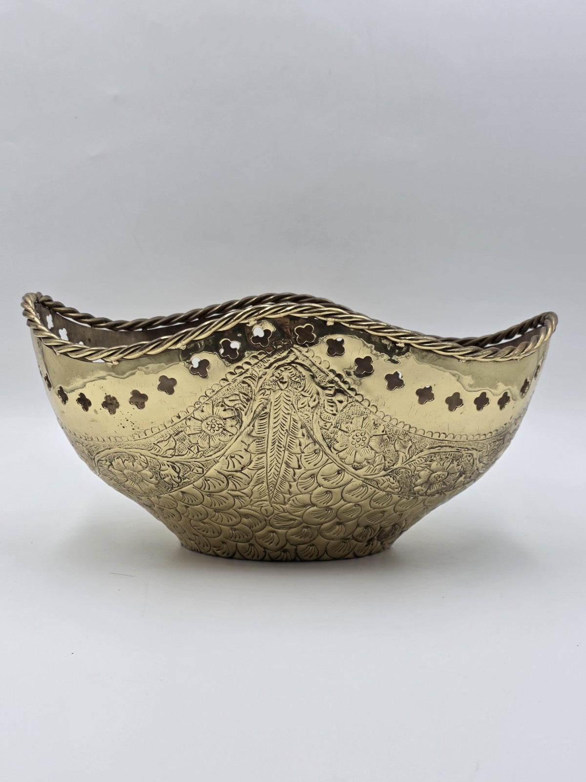 Large Antique Hand Hammered Brass Pierced Floral Bowl Jardiniere Rope Rim