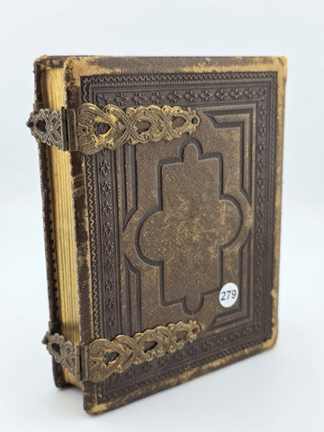 ANTIQUE 19TH C VICTORIAN BROWN CABINET TIN TYPE PHOTO FAMILY ALBUM. ALMOST FULL.