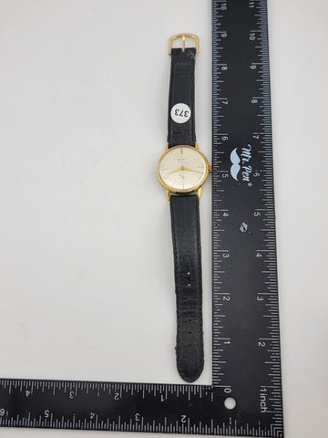 Rare Men's wristwatch Studio Made by Vulcain 60s Gold-Plated Swiss Made. Working
