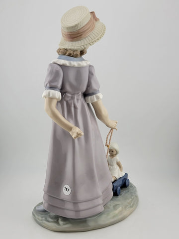 Lladro #5044 "Girl Pulling Toy Wagon" 1978 Retired Excellent Condition