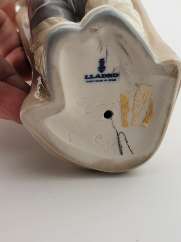 Lladro 'Boy With Snails' Figure 4896 Retired Beutiful Condition Made In Spain