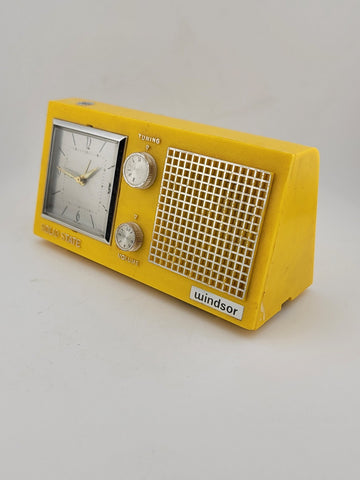 Rare 1974 Vintage Windsor Travel Clock Radio. Clock Works. Radio Untested.