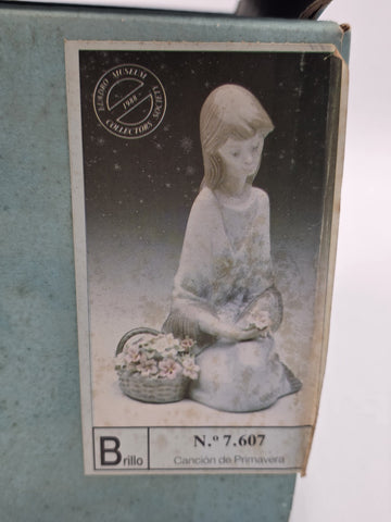1988 Lladro Flower Song 7607 Figurine Cancion de Primavera Boxed Girl Flowers