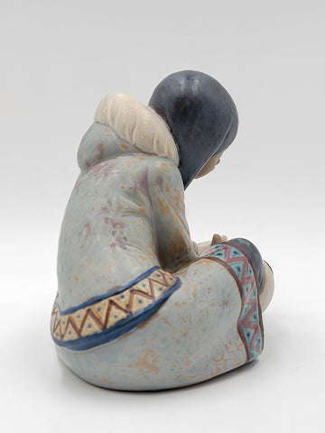 Rare Vintage Retired LLADRO Eskimo Girl With Cold Feet # 2157. New In Box.