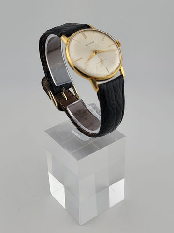 Rare Men's wristwatch Studio Made by Vulcain 60s Gold-Plated Swiss Made. Working