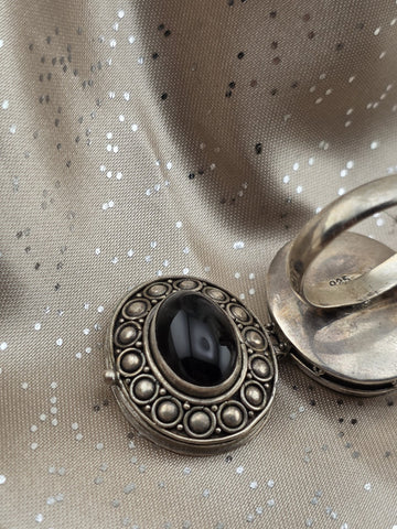 Rare Vintage 925 STERLING SILVER AND BLACK ONYX POISON/PILL LOCKET RING SIZE 8.5