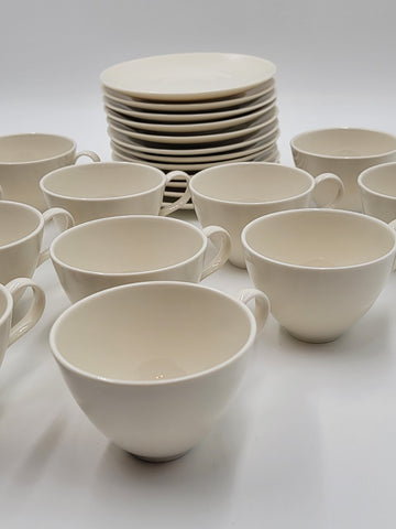 Rare Set Of 11 Tea/ Coffee Cups & 12 Saucers Museum White by Castleton (USA). VG