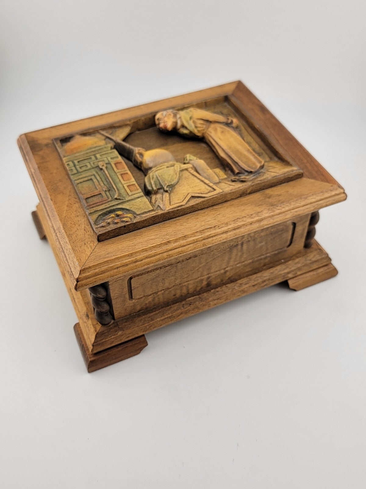 Rare Vintage Collectible Anri 3D Relief Carved Jewley Music Box. Working Cond.