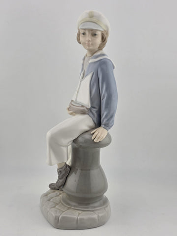 Lladro 4810 Seated Sailor Boy with Yacht Salvador Furio Figurine Glossy