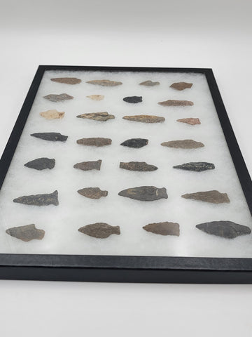 Lot Of 28 Authentic Antique Original Native American Arrowheads In Display Tray.