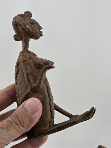 Rare Antique Pair Of Sitting Ethnic Tribal Women Bronze figure Dogon Mali Africa
