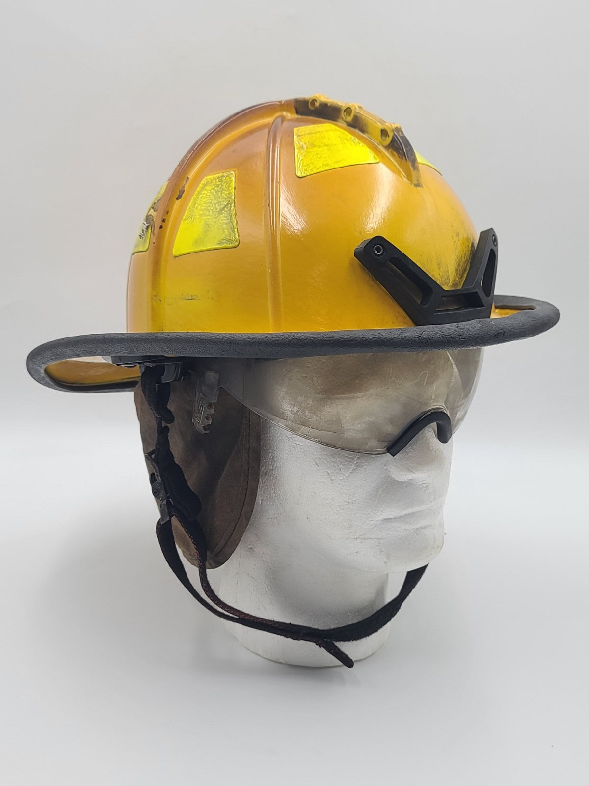 MSA Cairns 1044 2015 Yellow Firefighter Helmet Front Visor. Seen Fire Action.
