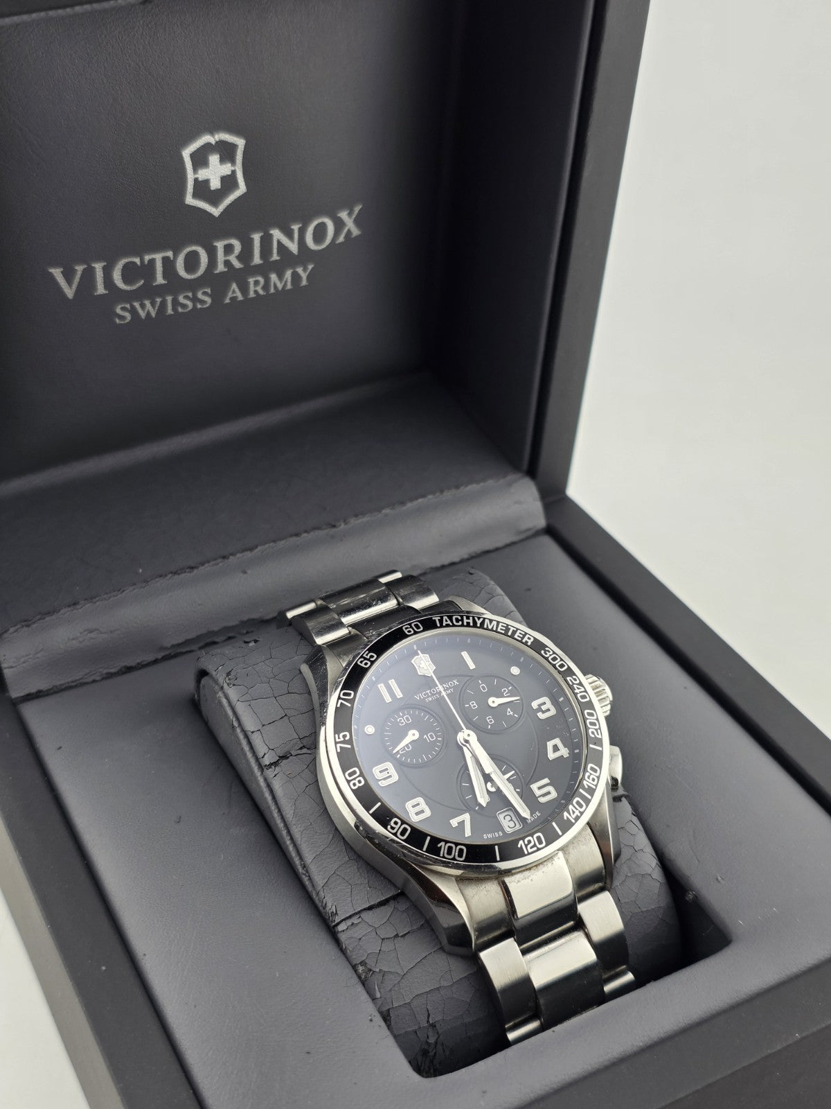 Victorinox Swiss Army Sapphire Chronograph Mens Watch w Box & Links. New Battery