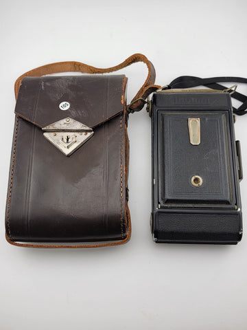 Vintage Photographic Zeiss Ikon Derval Ikomat Camera with Leather Case. Untested