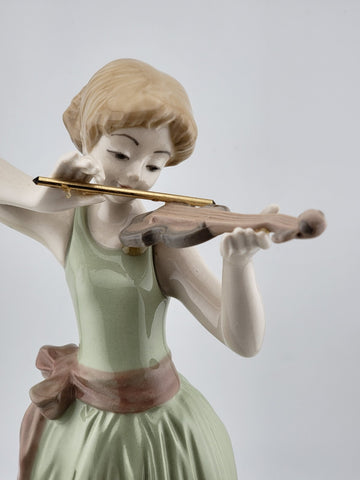 RARE Vintage TENGRA Spain  Porcelain Violinist Figurine 10.5" tall  MINT Cond.
