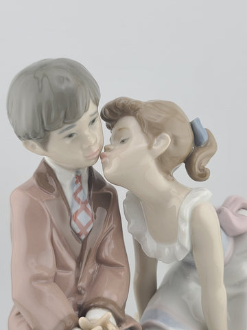 Lladro Porcelain - Ten and Growing Boy Girl Bench 7635 Figurine - Original Box
