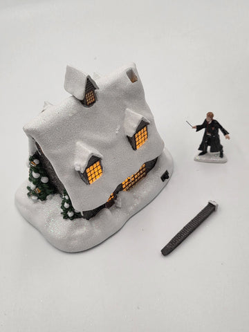 NEW Harry Potter Hawthorne Village Zonko's Joke Shop Lighted COA Figure. Works.