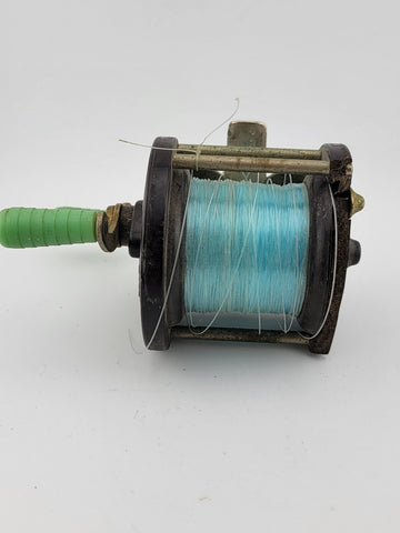 Vintage Penn No 77 Bait Casting Fishing Reel Made in USA. One Side Broken.