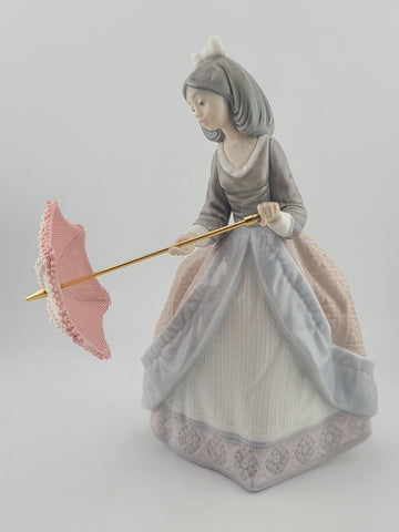Vtg Lladro Jolie Lady with Parasol #5210 Porcelain Figurine Spain 1983 Retired