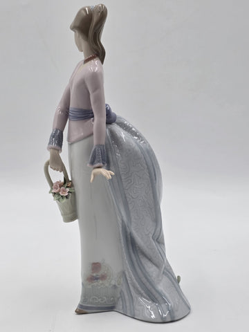 Lladró #7622 “Basket of Love” Girl with Flowers Porcelain Figurine Spain W Box.