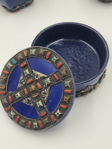 Vtg Mid Century Moroccan Berber Style Cobalt Ceramic Box Vase Metal Inlay Set