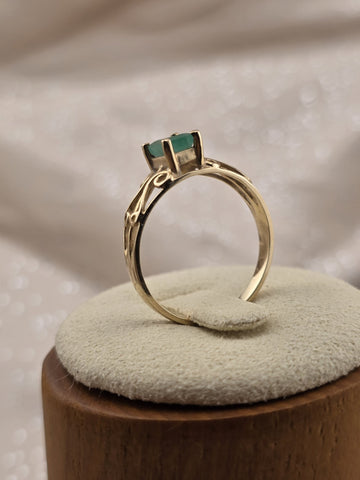 Antique 10K Solid Gold Emerald Cut Green Stone Ring Filigree Style Size 6.5.