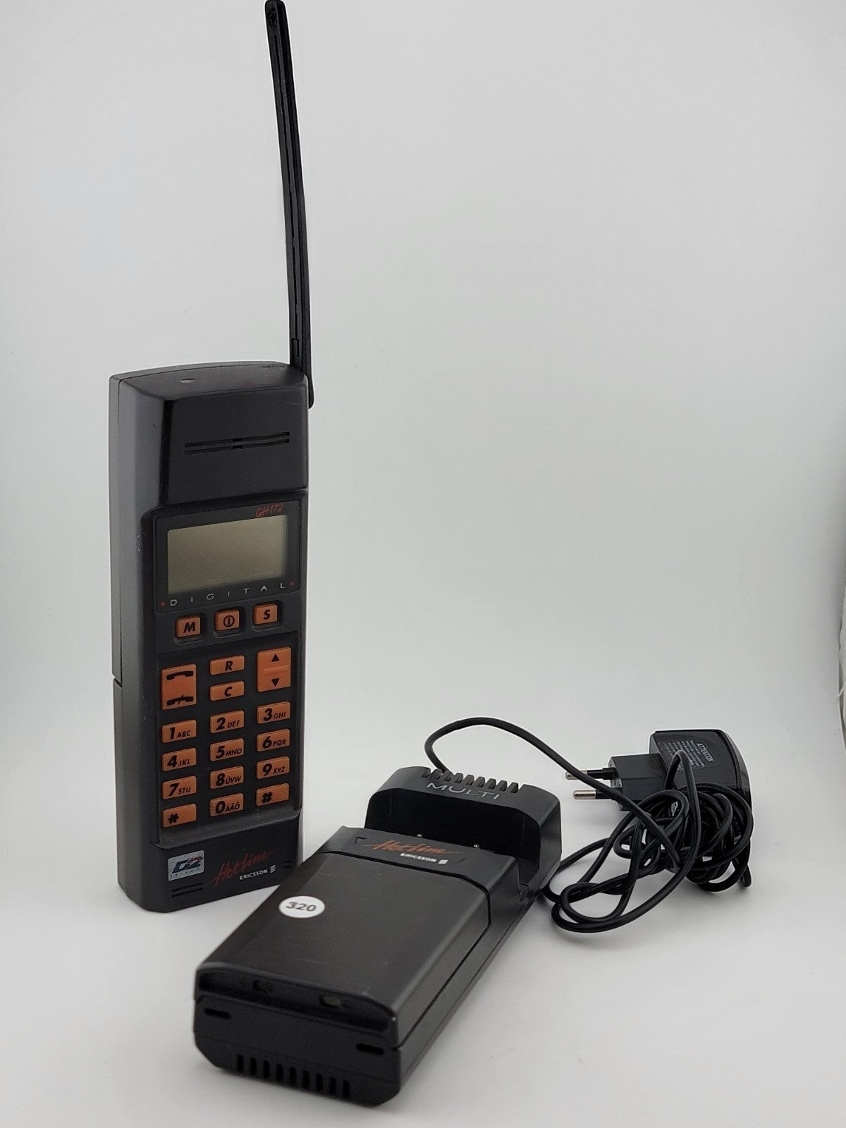 VINTAGE 1992 ERICSSON HOTLINE GH172 THE VERY FIRST GSM PHONE ERICSSON CREATED!